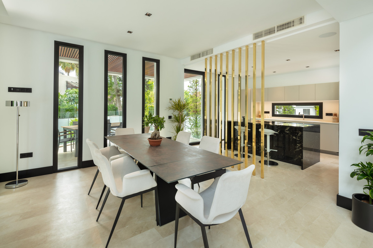 5 Bed Townhouse for sale in The Golden Mile Costa Del Sol, Málaga, Spain