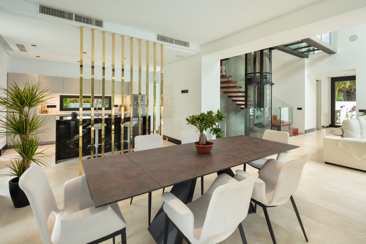 5 Bed Townhouse for sale in The Golden Mile Costa Del Sol, Málaga, Spain
