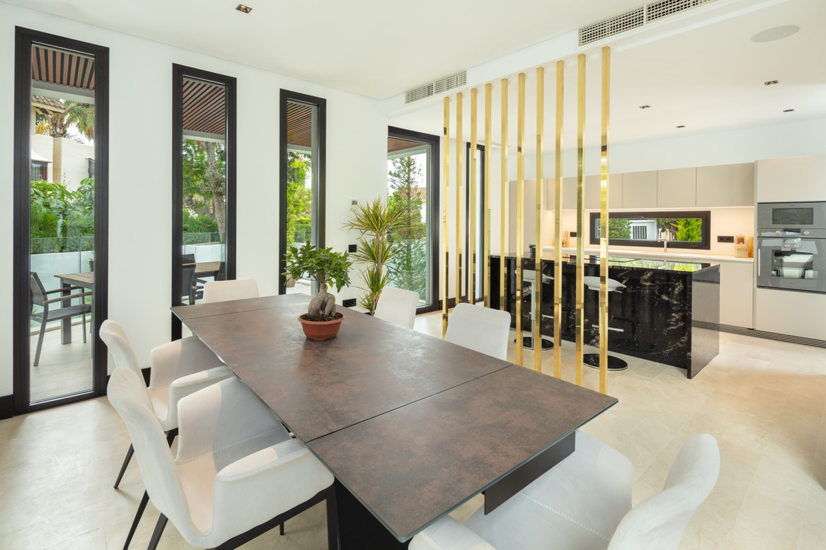 5 Bed Townhouse for sale in The Golden Mile Costa Del Sol, Málaga, Spain