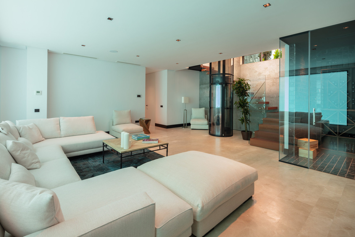 5 Bed Townhouse for sale in The Golden Mile Costa Del Sol, Málaga, Spain