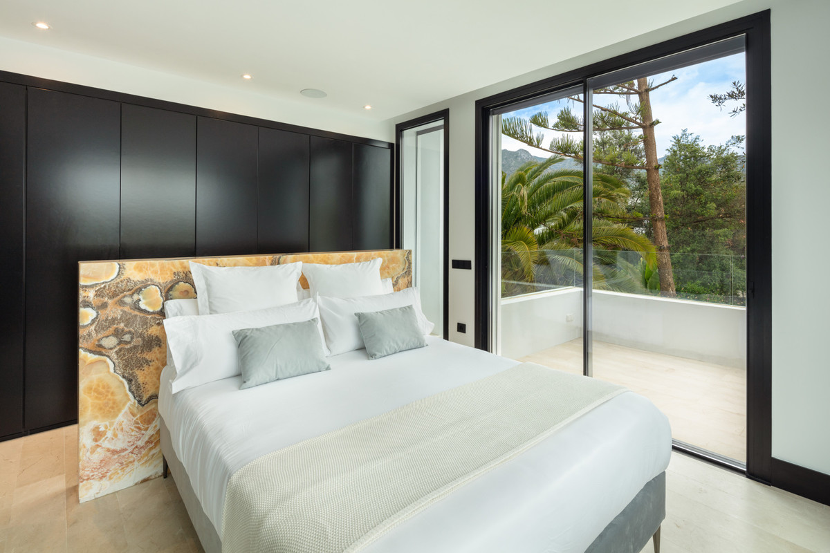5 Bed Townhouse for sale in The Golden Mile Costa Del Sol, Málaga, Spain