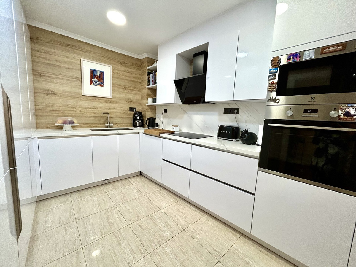 2 Bed Apartment for sale in Torrevieja Costa Blanca, Alicante, Spain