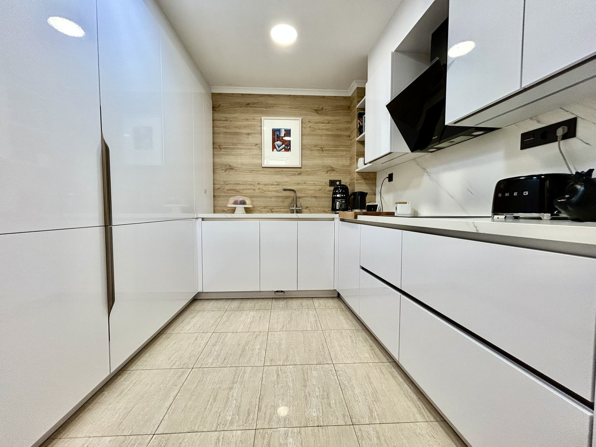 2 Bed Apartment for sale in Torrevieja Costa Blanca, Alicante, Spain