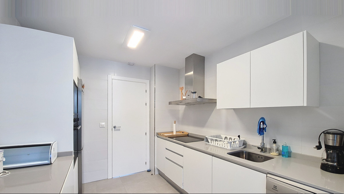 Se vende Apartamento Planta Media de 3 dormitorios en Costa Del Sol, Málaga, España