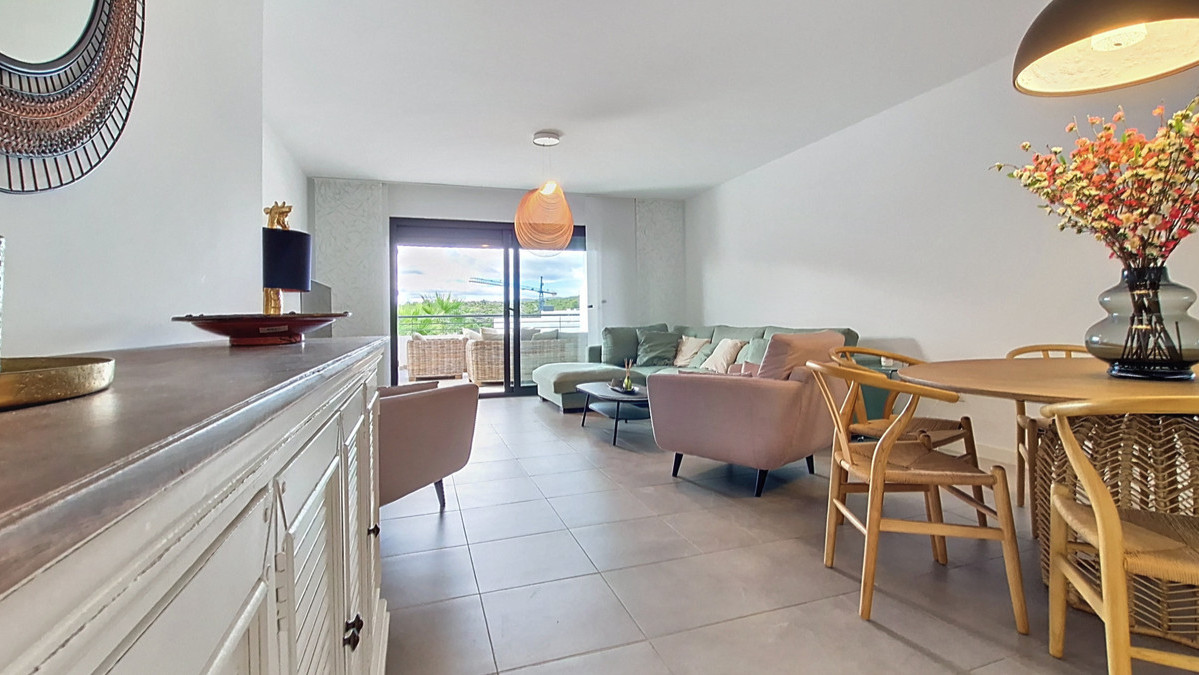 Se vende Apartamento Planta Media de 3 dormitorios en Costa Del Sol, Málaga, España