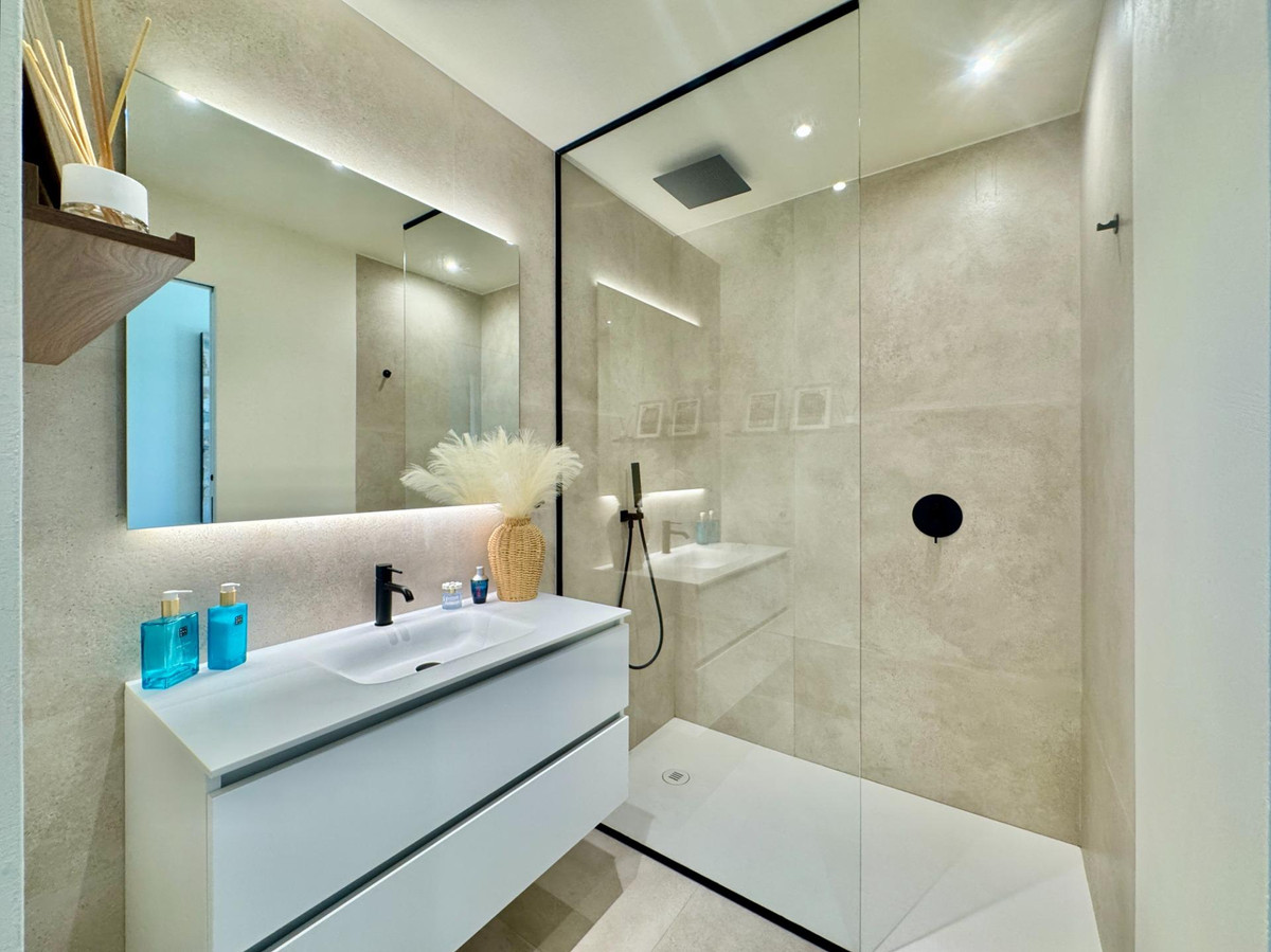 3 Bed Apartment for sale in Las Colinas Golf Costa Blanca, Alicante, Spain
