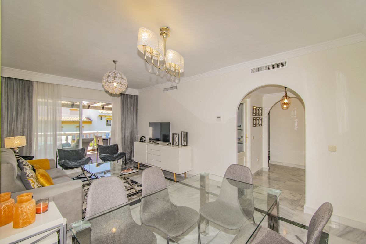Se vende Apartamento Planta Media de 2 dormitorios en Costa Del Sol, Málaga, España