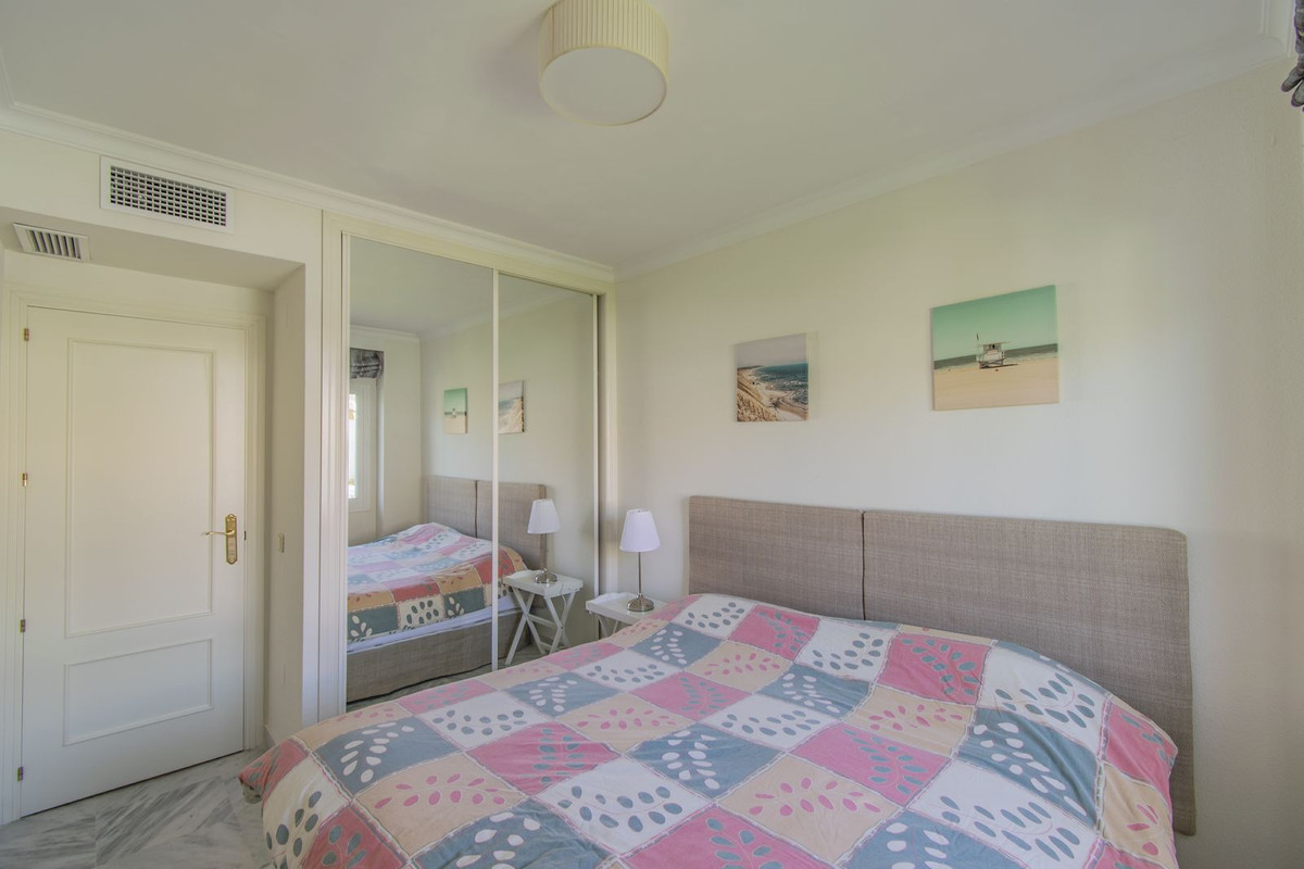 Se vende Apartamento Planta Media de 2 dormitorios en Costa Del Sol, Málaga, España