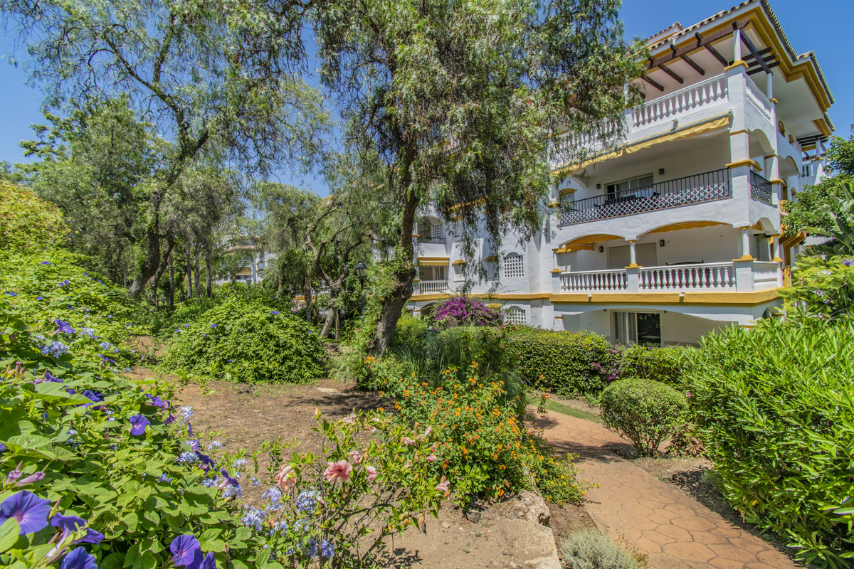 Se vende Apartamento Planta Media de 2 dormitorios en Costa Del Sol, Málaga, España