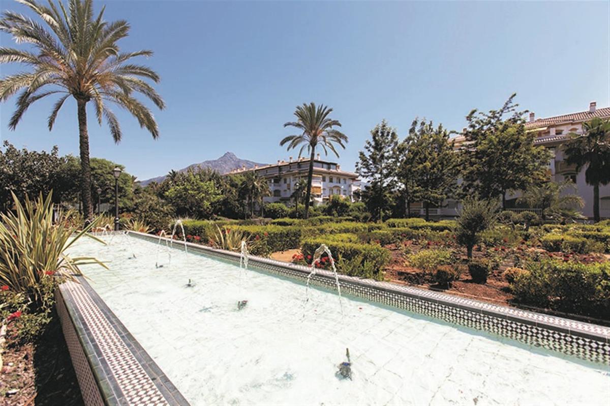 Se vende Apartamento Planta Media de 2 dormitorios en Costa Del Sol, Málaga, España