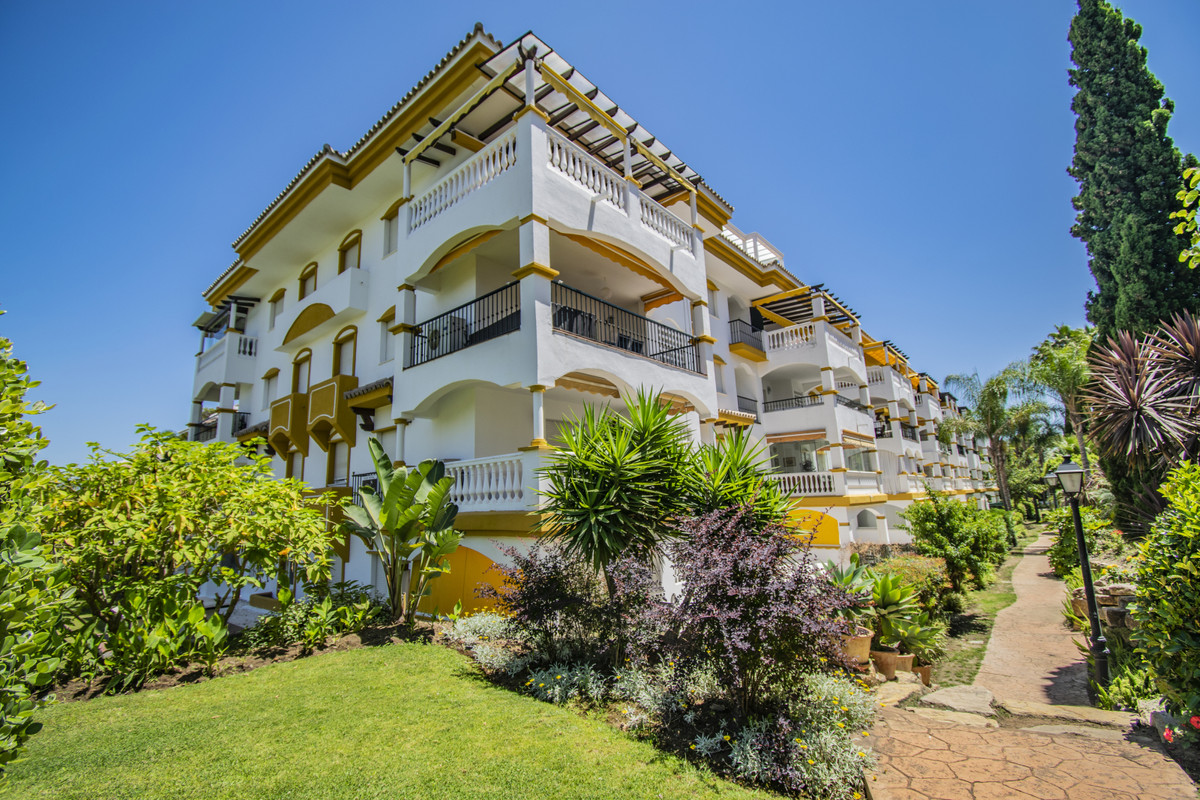 Se vende Apartamento Planta Media de 2 dormitorios en Costa Del Sol, Málaga, España