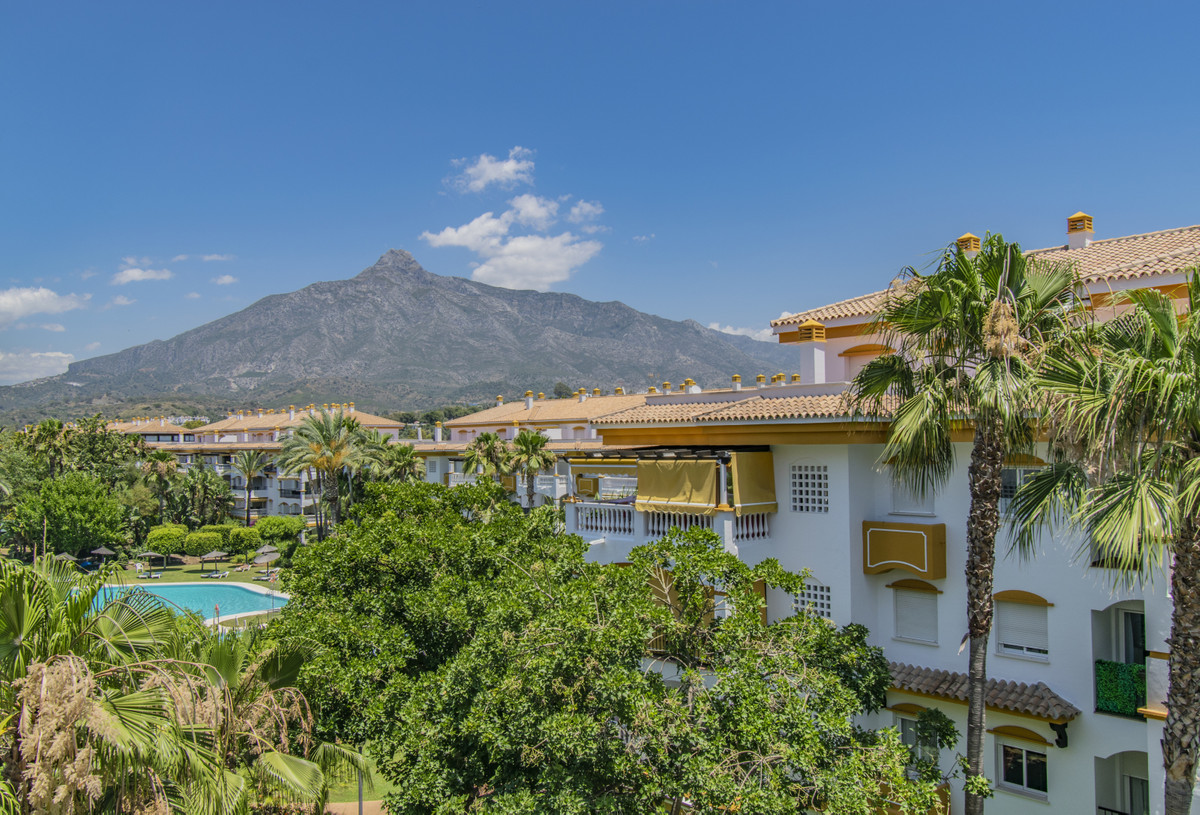 Se vende Apartamento Planta Media de 2 dormitorios en Costa Del Sol, Málaga, España