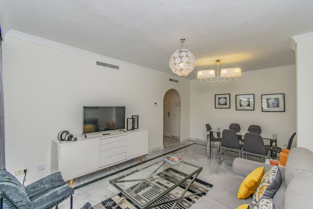Se vende Apartamento Planta Media de 2 dormitorios en Costa Del Sol, Málaga, España