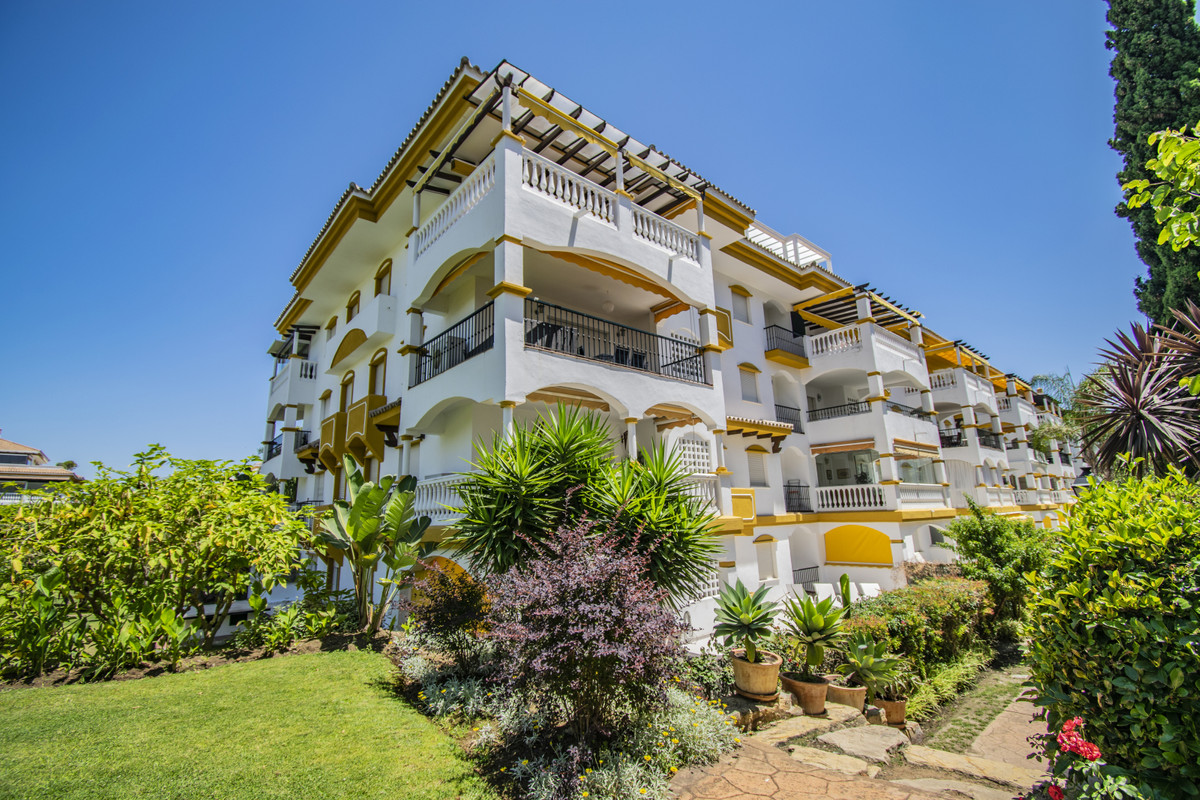 Se vende Apartamento Planta Media de 2 dormitorios en Costa Del Sol, Málaga, España