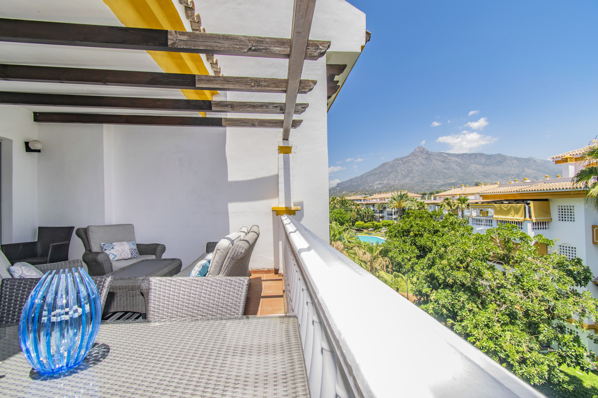 Se vende Apartamento Planta Media de 2 dormitorios en Costa Del Sol, Málaga, España