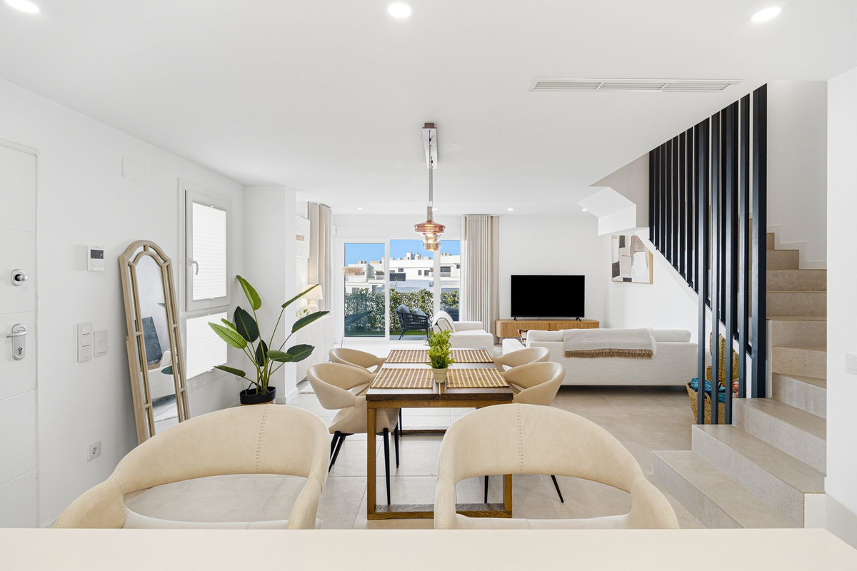 Se vende Pareada de 3 dormitorios en Costa Del Sol, Málaga, España