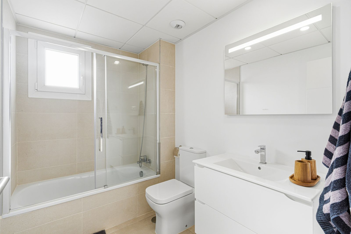Se vende Pareada de 3 dormitorios en Costa Del Sol, Málaga, España