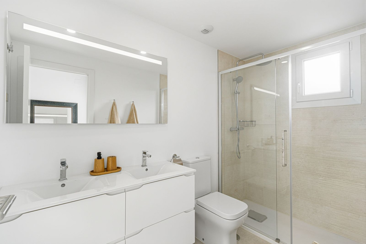Se vende Pareada de 3 dormitorios en Costa Del Sol, Málaga, España