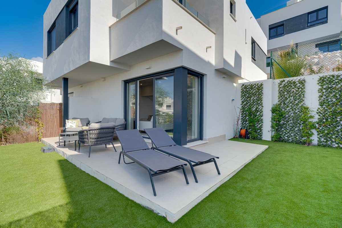 Se vende Pareada de 3 dormitorios en Costa Del Sol, Málaga, España