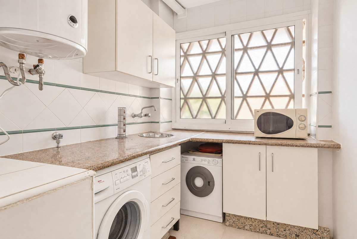 Se vende Apartamento Planta Baja de 2 dormitorios en Costa Del Sol, Málaga, España