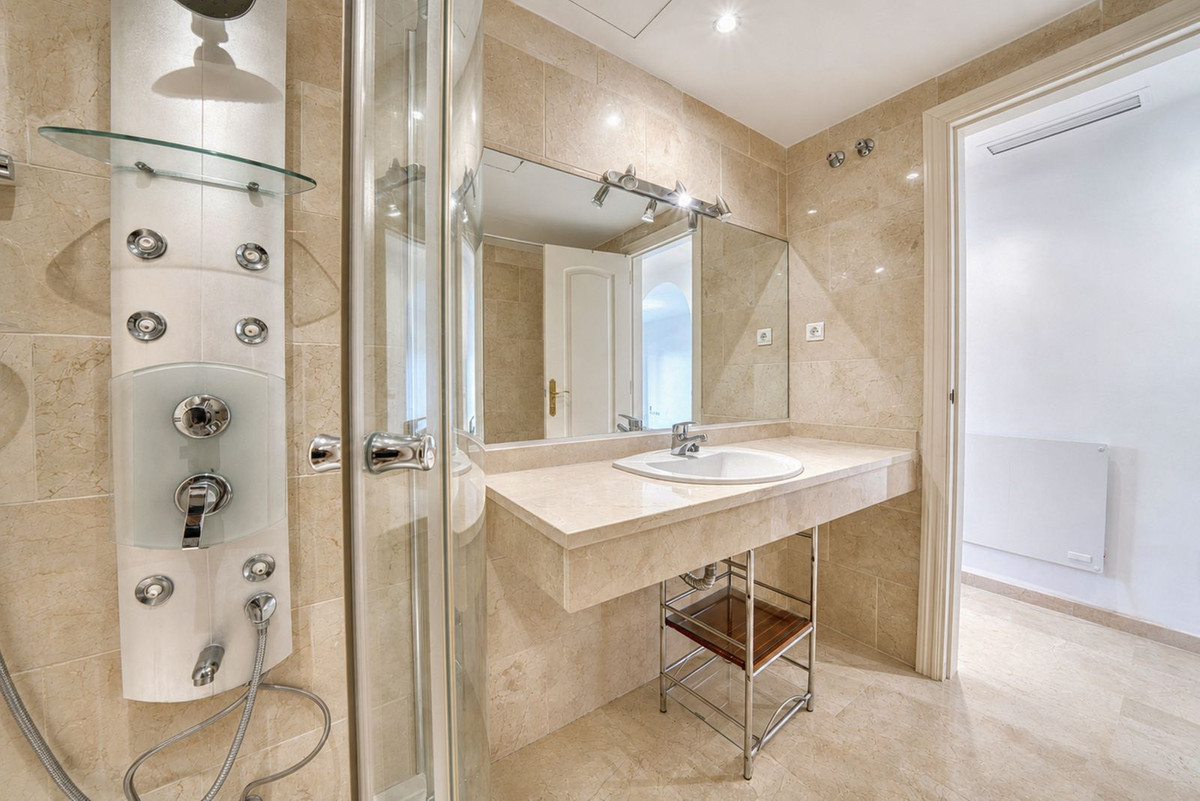 Se vende Apartamento Planta Baja de 2 dormitorios en Costa Del Sol, Málaga, España