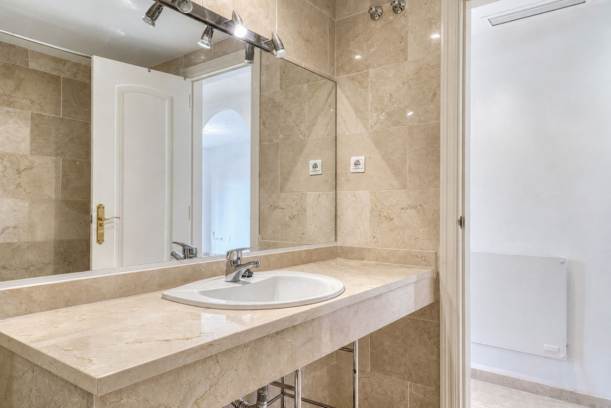 Se vende Apartamento Planta Baja de 2 dormitorios en Costa Del Sol, Málaga, España