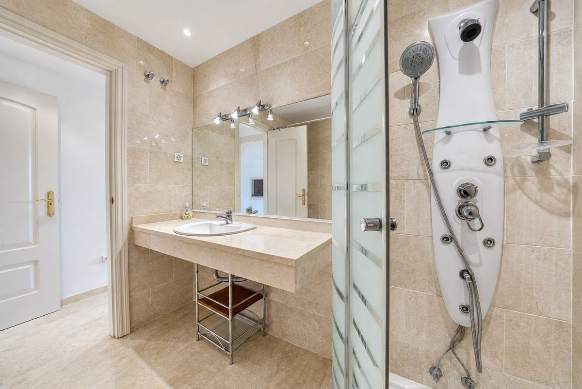 Se vende Apartamento Planta Baja de 2 dormitorios en Costa Del Sol, Málaga, España