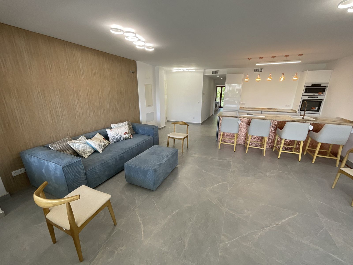 2 Bed Apartment for sale in Sotogrande Costa Del Sol, Cádiz, Spain