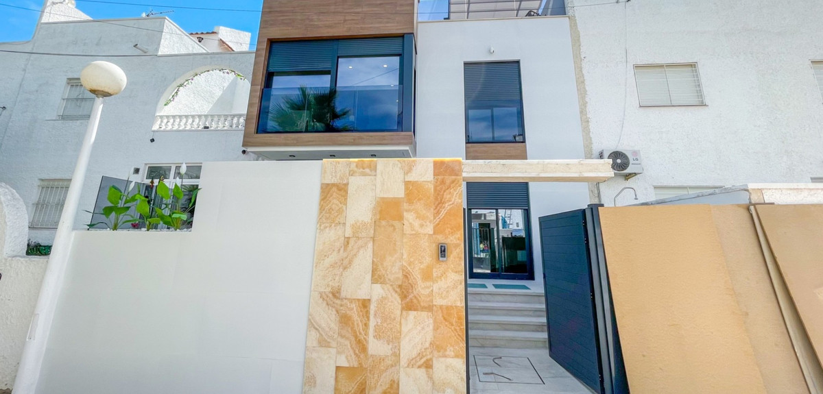 Se vende Adosada de 3 dormitorios en Costa Blanca, Alicante, España