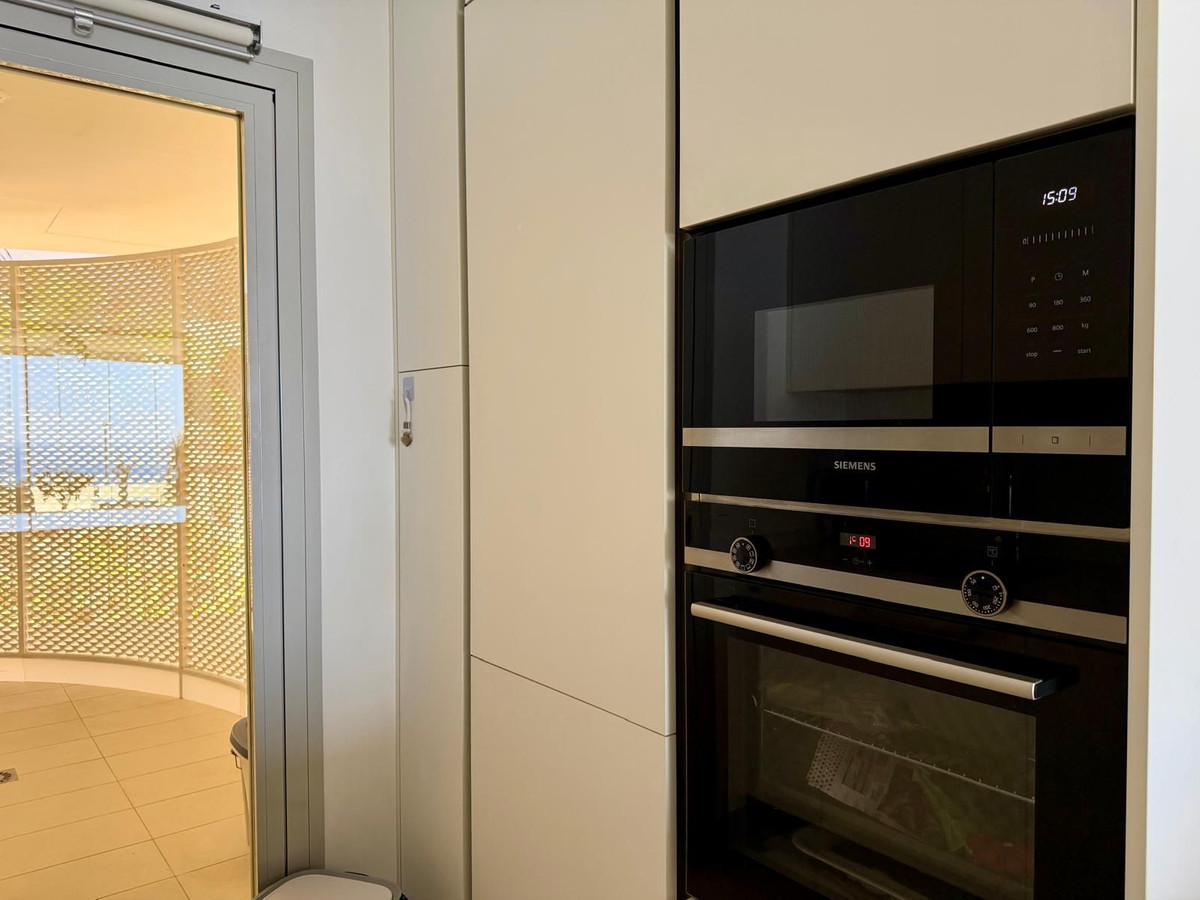 Se vende Apartamento Planta Media de 2 dormitorios en Costa Del Sol, Málaga, España