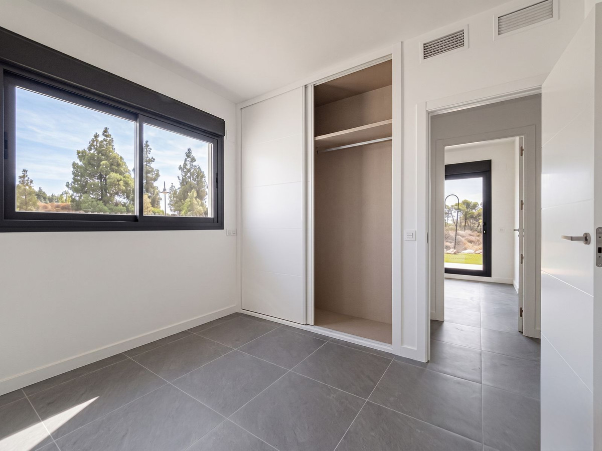 Se vende Apartamento Planta Baja de 2 dormitorios en Costa Del Sol, Málaga, España