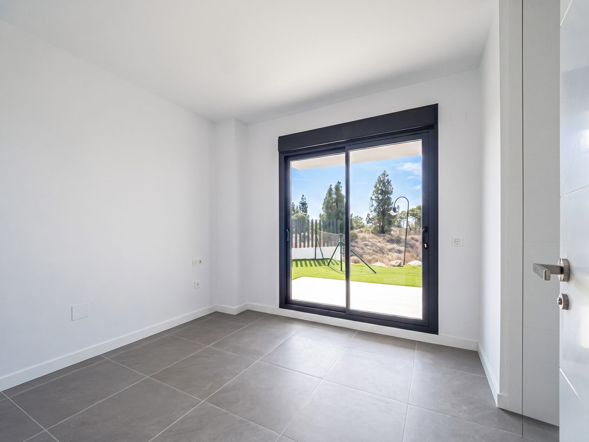 Se vende Apartamento Planta Baja de 2 dormitorios en Costa Del Sol, Málaga, España