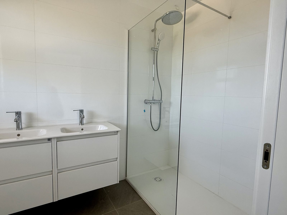 Se vende Apartamento Planta Baja de 2 dormitorios en Costa Del Sol, Málaga, España