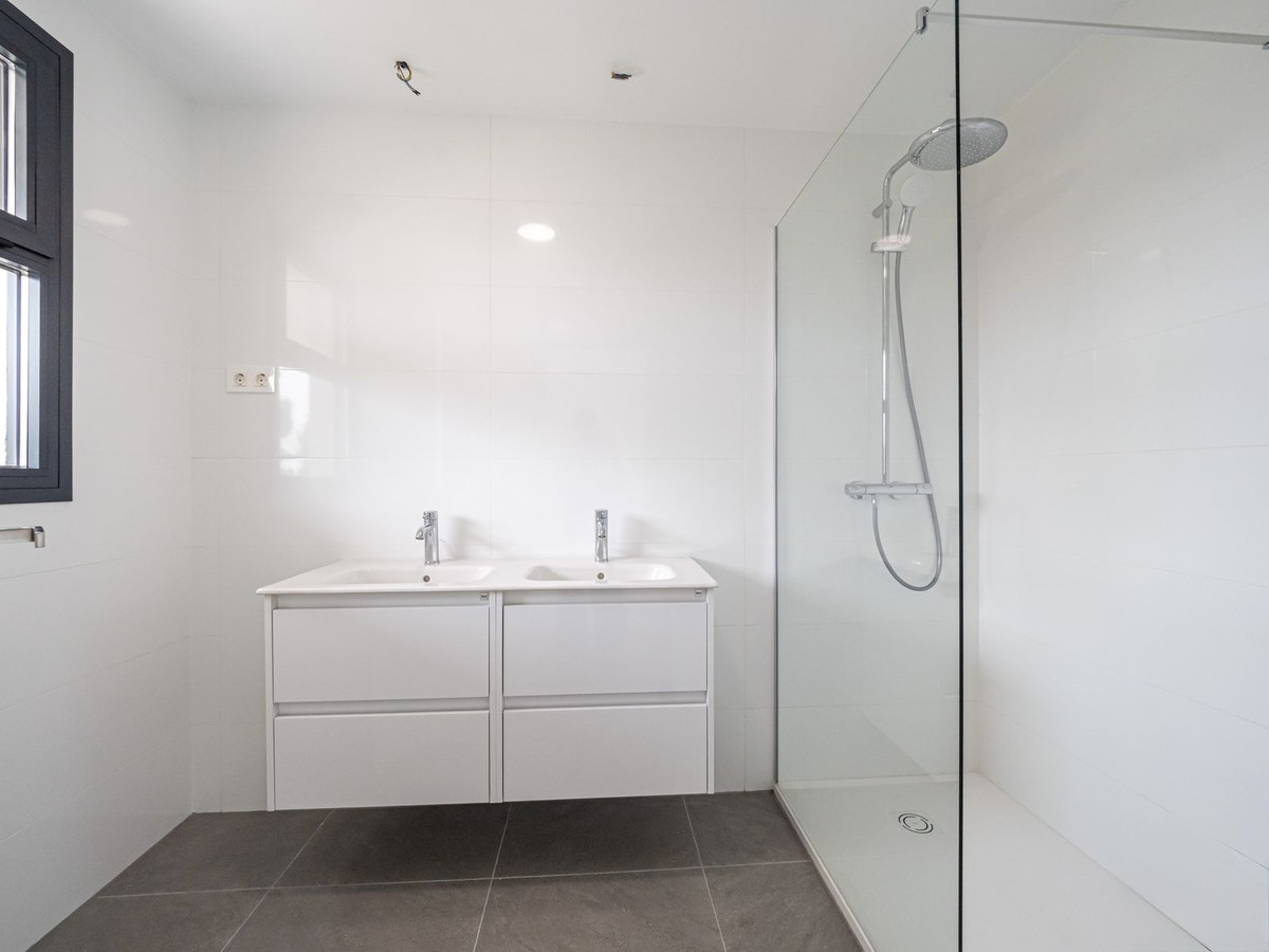 Se vende Apartamento Planta Baja de 2 dormitorios en Costa Del Sol, Málaga, España