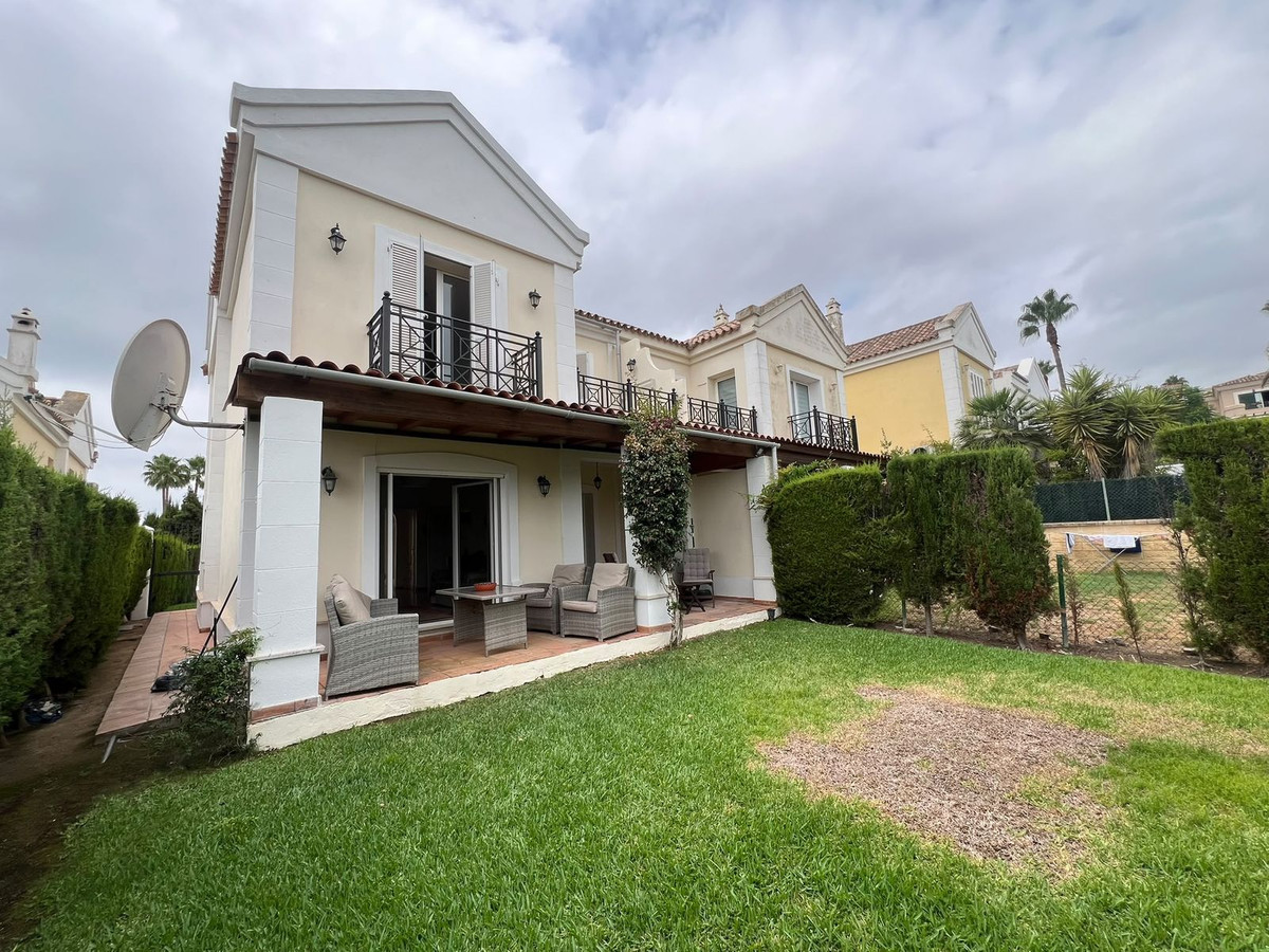 3 Bed Townhouse for sale in La Alcaidesa Costa Del Sol, Cádiz, Spain
