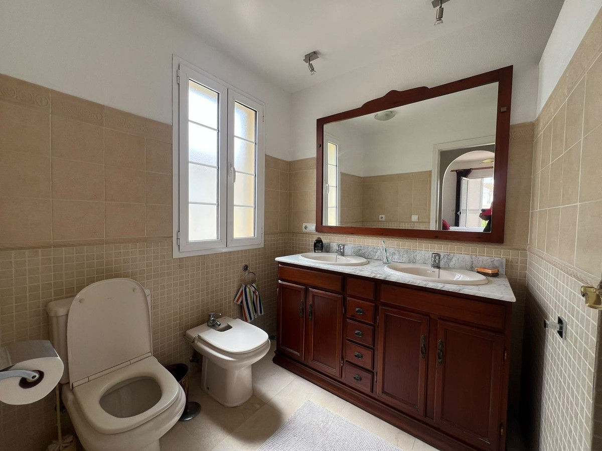 3 Bed Townhouse for sale in La Alcaidesa Costa Del Sol, Cádiz, Spain