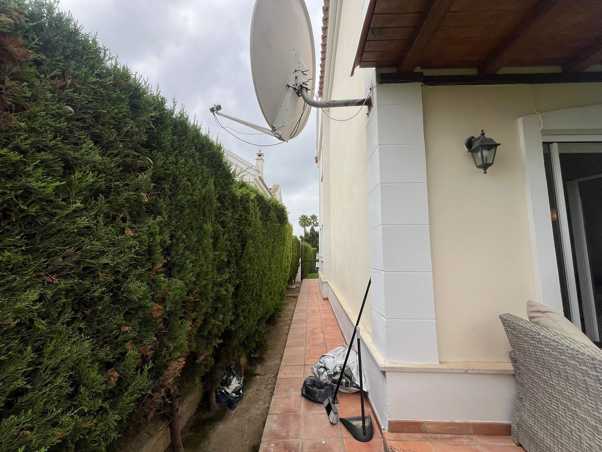 3 Bed Townhouse for sale in La Alcaidesa Costa Del Sol, Cádiz, Spain