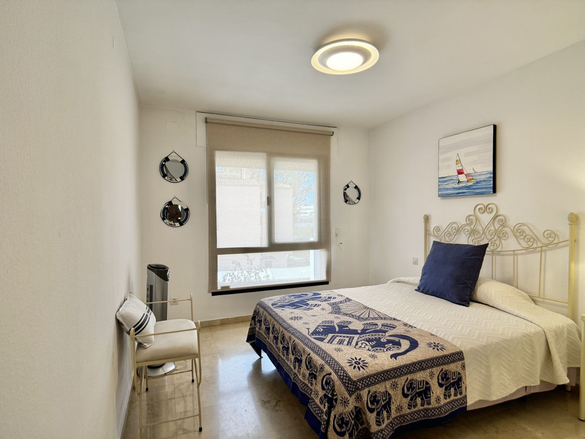 Se vende Apartamento Planta Media de 2 dormitorios en Costa Del Sol, Málaga, España