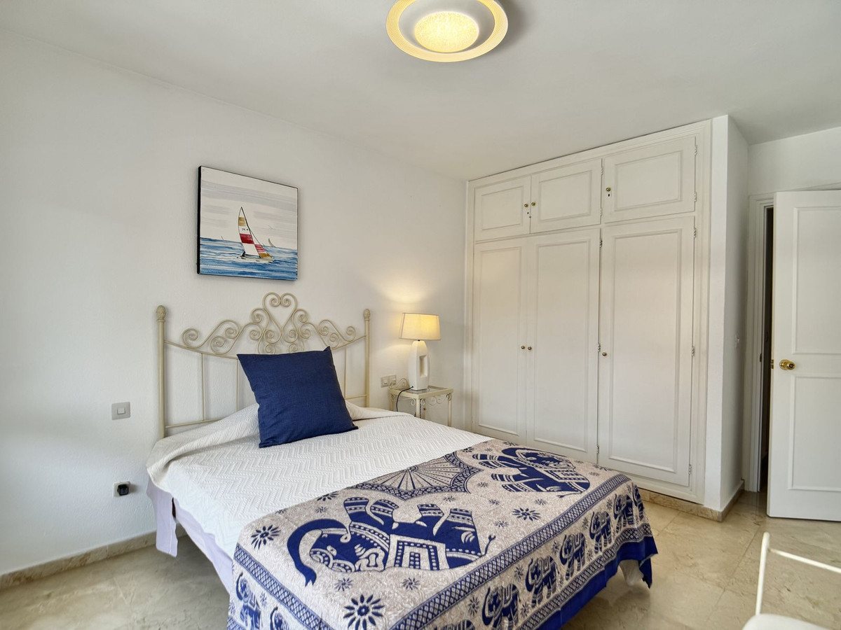 Se vende Apartamento Planta Media de 2 dormitorios en Costa Del Sol, Málaga, España