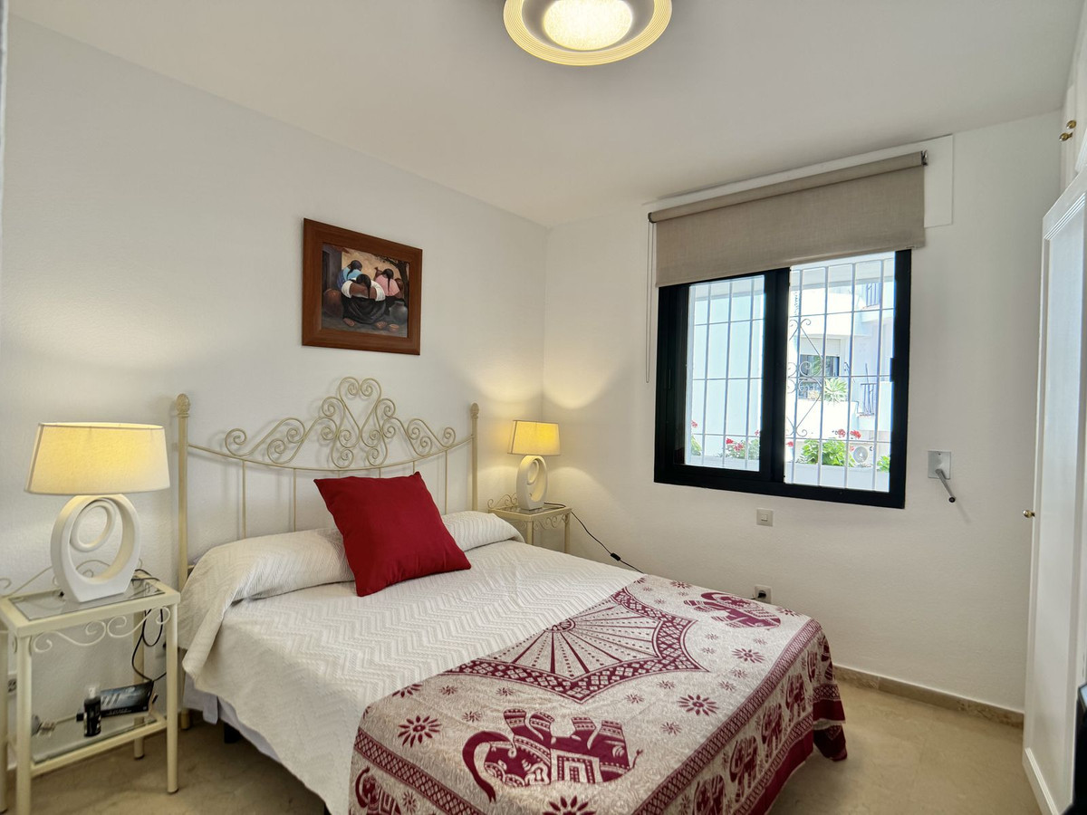 Se vende Apartamento Planta Media de 2 dormitorios en Costa Del Sol, Málaga, España
