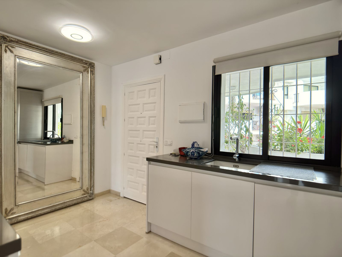 Se vende Apartamento Planta Media de 2 dormitorios en Costa Del Sol, Málaga, España