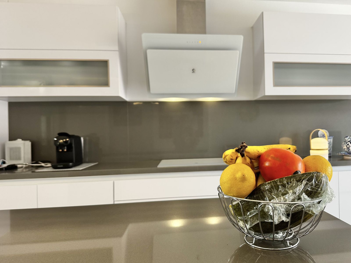 Se vende Apartamento Planta Media de 2 dormitorios en Costa Del Sol, Málaga, España
