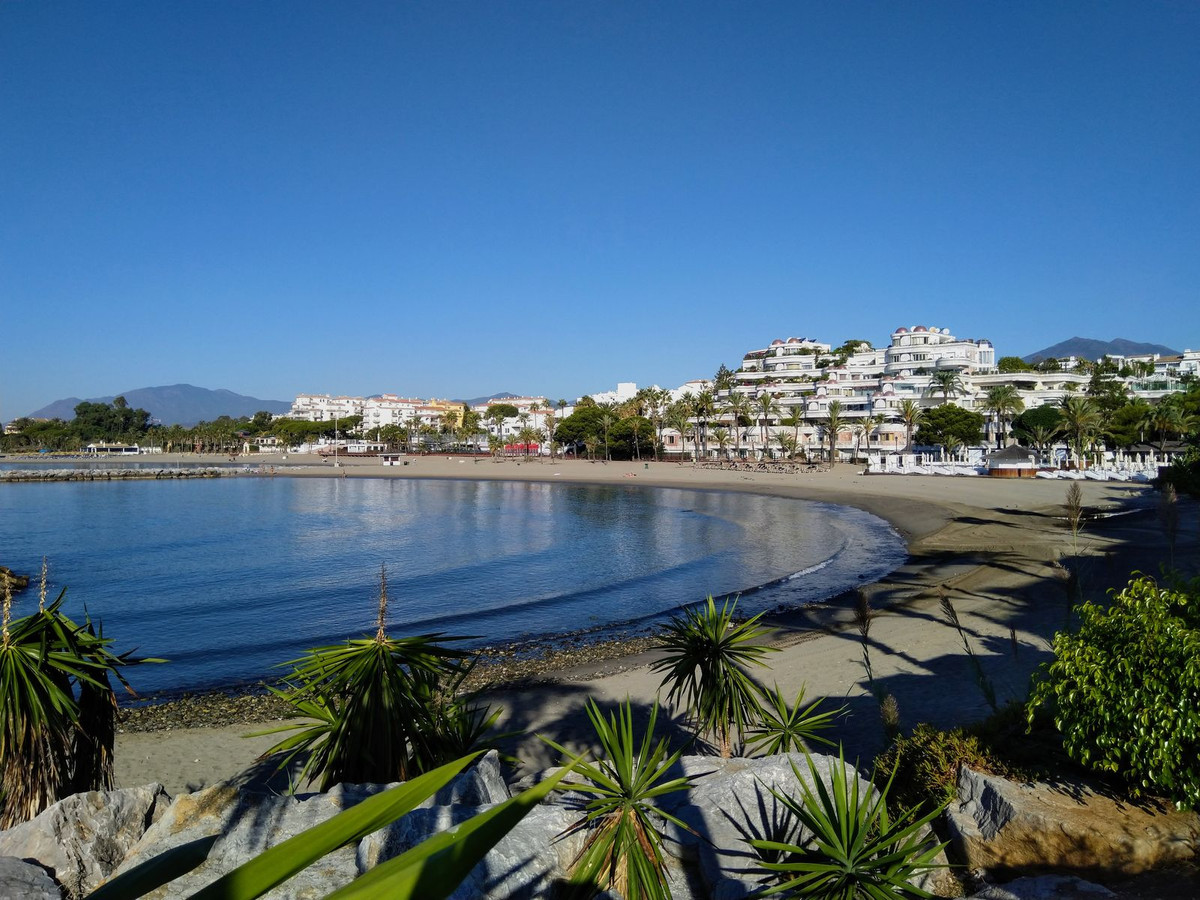 Se vende Apartamento Planta Media de 2 dormitorios en Costa Del Sol, Málaga, España