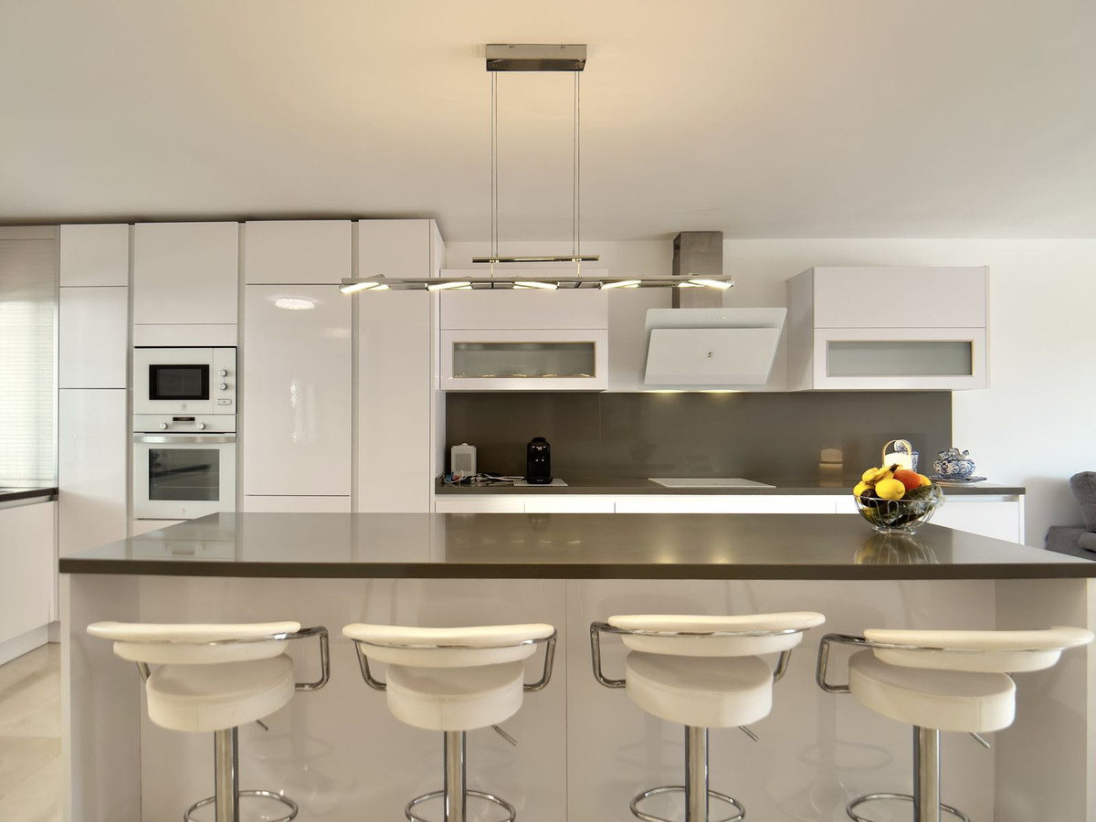Se vende Apartamento Planta Media de 2 dormitorios en Costa Del Sol, Málaga, España