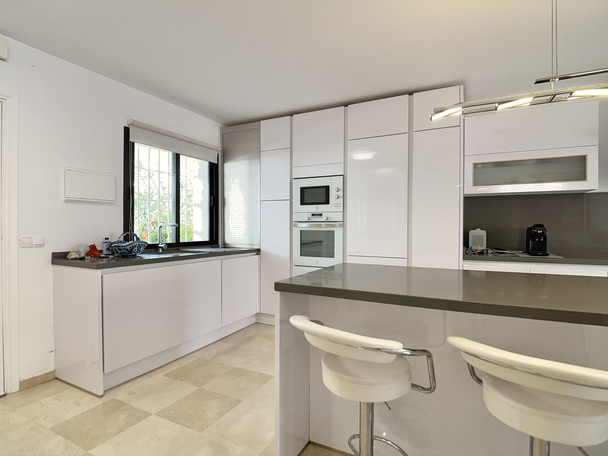Se vende Apartamento Planta Media de 2 dormitorios en Costa Del Sol, Málaga, España