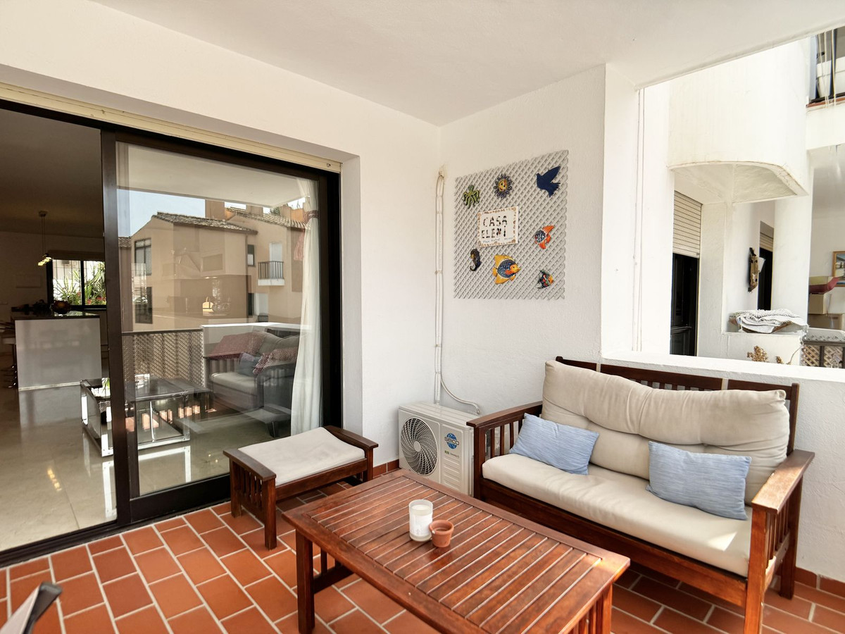 Se vende Apartamento Planta Media de 2 dormitorios en Costa Del Sol, Málaga, España