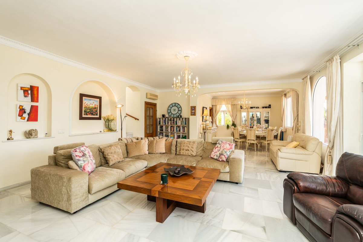 5 Bed Townhouse for sale in El Chaparral Costa Del Sol, Málaga, Spain