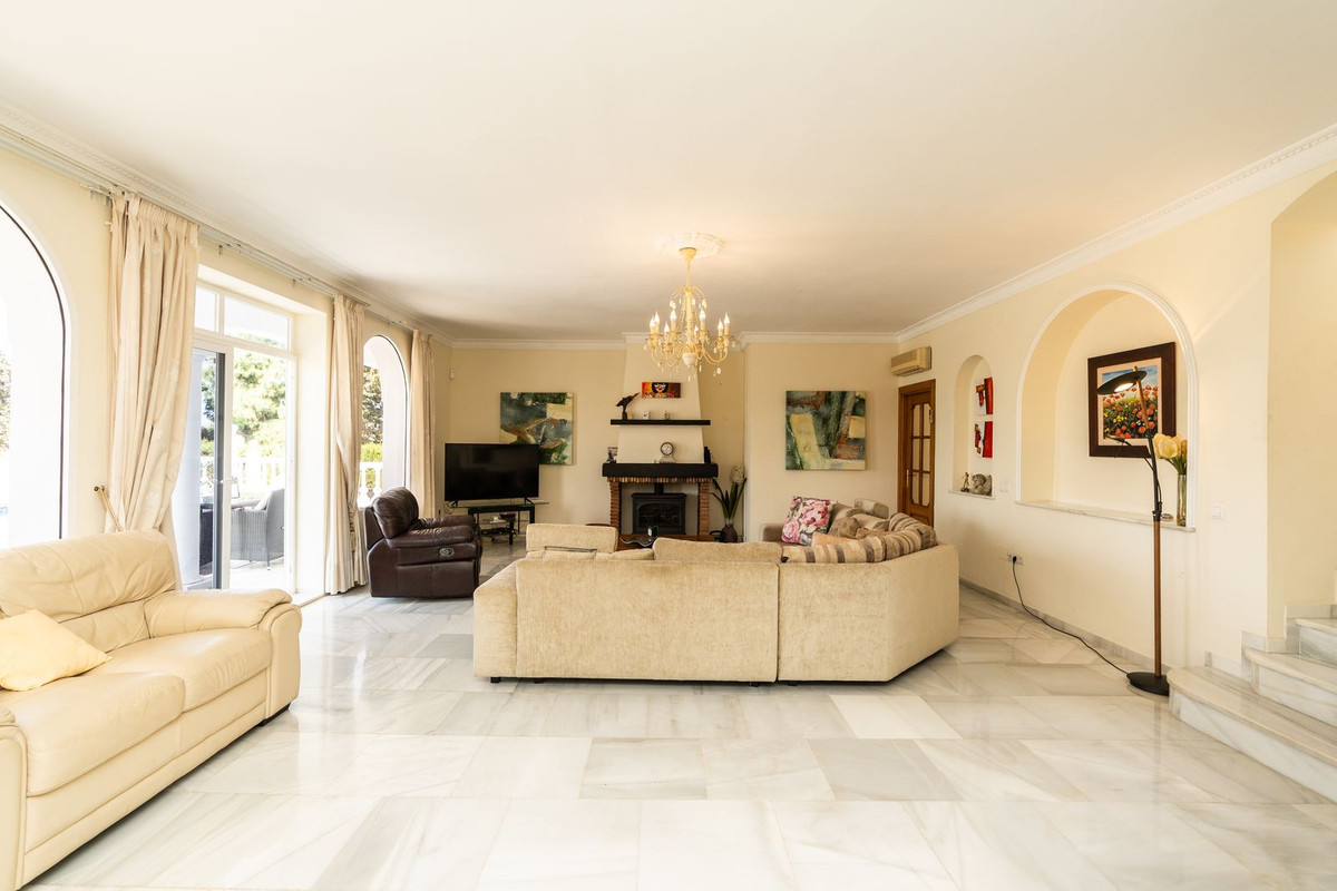 5 Bed Townhouse for sale in El Chaparral Costa Del Sol, Málaga, Spain