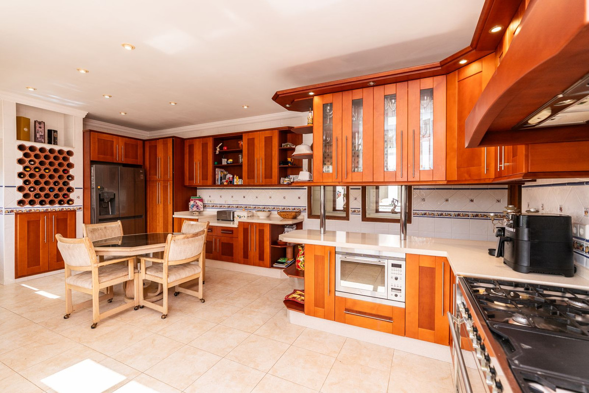 5 Bed Townhouse for sale in El Chaparral Costa Del Sol, Málaga, Spain
