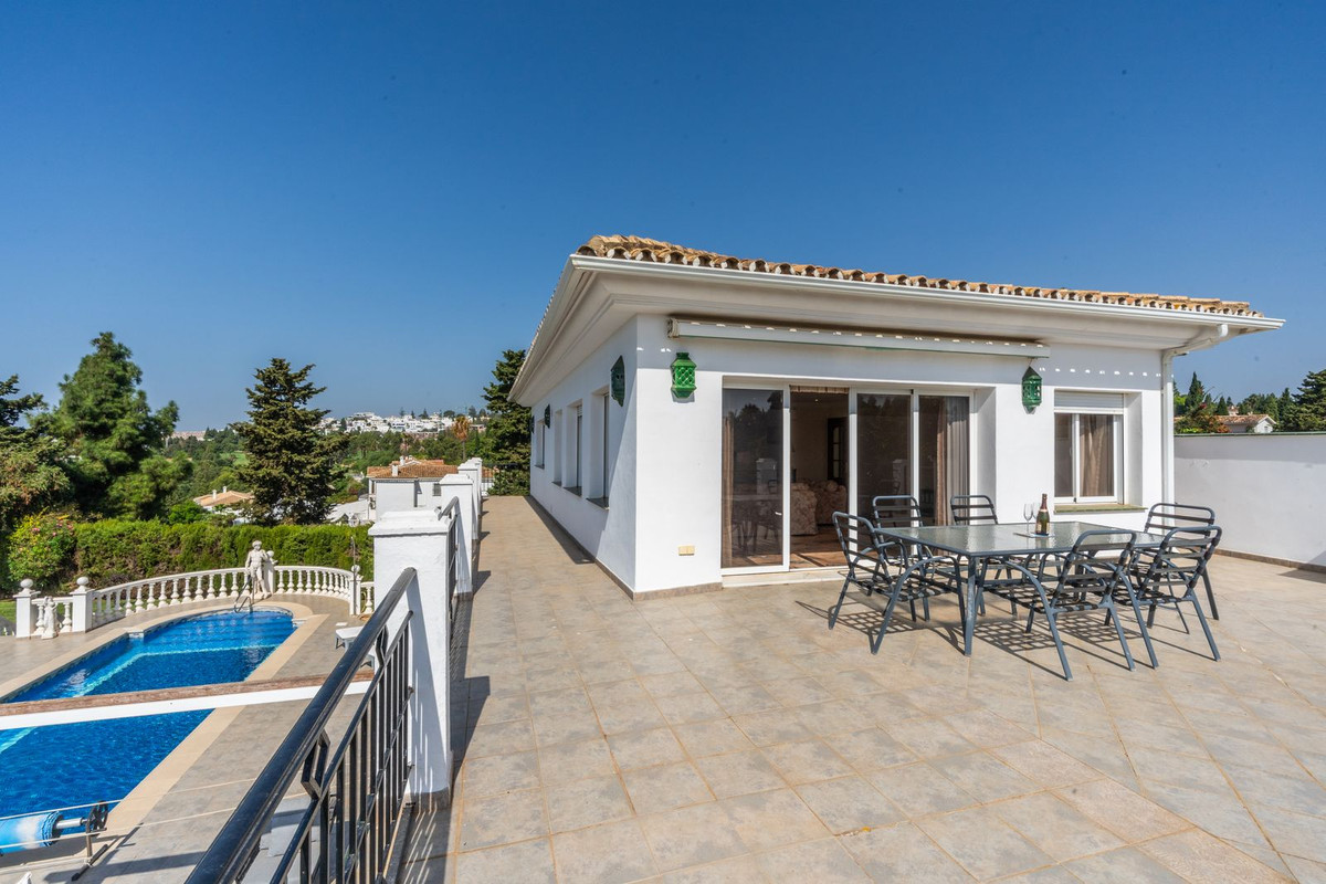 5 Bed Townhouse for sale in El Chaparral Costa Del Sol, Málaga, Spain